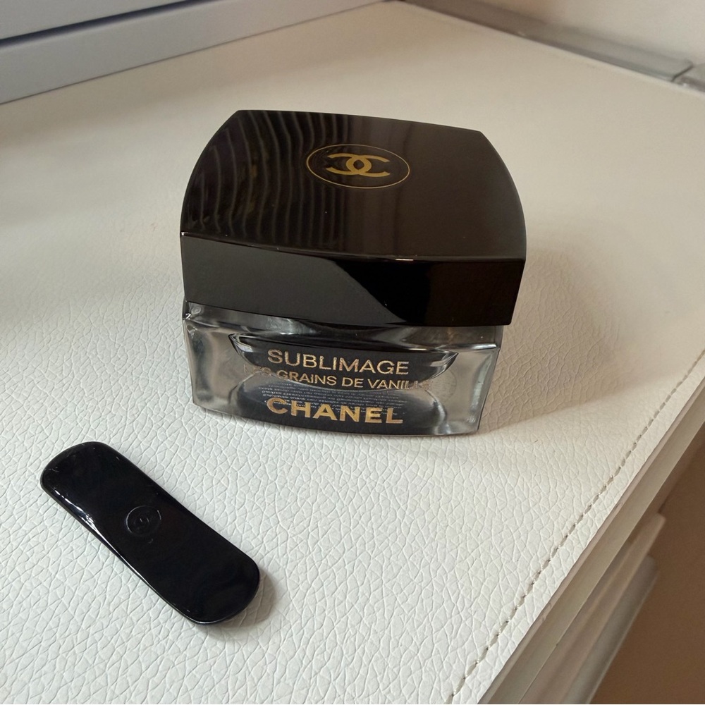 Chanel Sublimage Les Grains De Vanille Vanilla Seed Face Scrub
